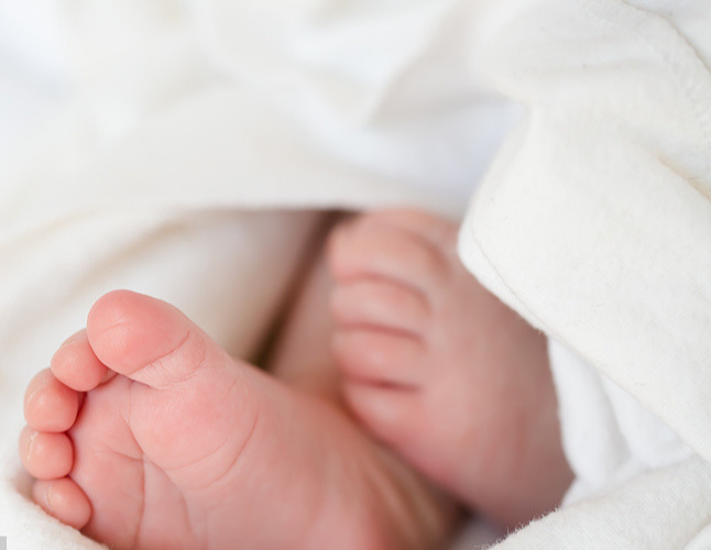 促排卵期卵巢会撑多大？促排期间卵巢过大怎么办？