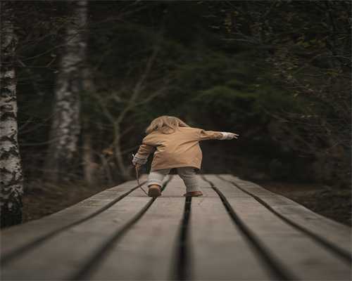 代生妈妈咨询&医院可以代生,公细胞畸形是否会影响怀孕？男性在备孕期间有哪些食物可以提高公细胞质量？